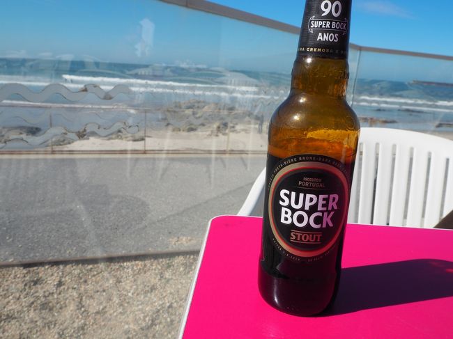 午前中からビールです。