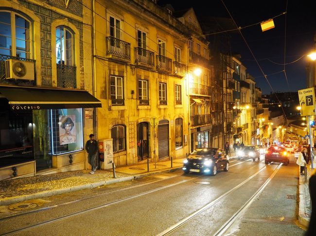 リスボンの市内にやって来ました。<br />ヨーロッパの街並みは、夜も綺麗。