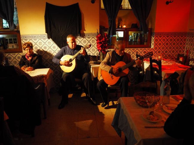 ポルトガルの民族歌謡、ファドを聴きながらのディナー。