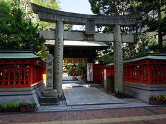 ●水鏡天満宮

地下鉄の天神南駅から歩いて、水鏡天満宮にやって来ました。
「すいきょう」天満宮と読みます。
