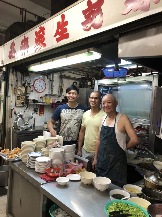 花園街という市場の3階にあるのですが、建物がけっこうアレなので、途中ちょっと怯みそうになりますが、勇気をだしてトライしてよかったです笑。<br />店員のオバちゃんもやさしいし、日本語のメニューもあって安心。<br />朝食に、強くオススメします！！<br /><br />親子3代でやっているそうで、わたしが行ったときはちょうど何かの取材中でした。便乗して写真撮らせてもらっちゃいました。<br /><br />