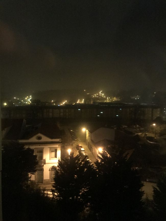 2017･12･9　早朝に起床する。<br />部屋の窓から外はまだ真っ暗の闇夜です。