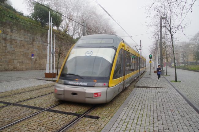 トラムが通り過ぎていきました。