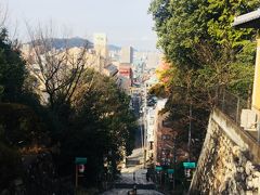 早く着きすぎてどこのお店もやっていないので周辺探索。伊佐爾波神社という神社へ。少し登りにくい石階段でしたが、登り切ると道後の街が見えて綺麗でした。朝早かったので空気も澄んでてとても気持ち良かったです。