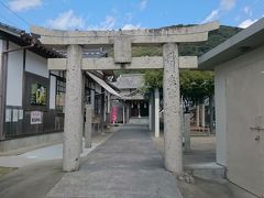 金運・くじ運に評判な宝当神社&#128694;
さっき名前ば上げた野崎隠岐守綱吉が御祭神
海賊退治をした彼を慕ってか島民の名字の大半は野崎姓&#128562;