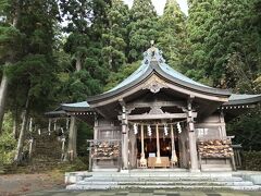 先ずは、なまはげ館の横にある、男鹿真山神社にお参りです。