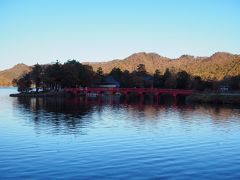 左に赤城神社があるので参拝してから(^^♪
神秘的なブルーの大沼♪