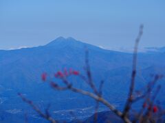 この山は尾瀬方面の燧ヶ岳！　ピンポン！