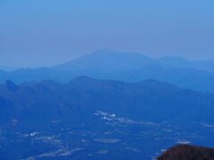 浅間山（奥）や榛名山（手前）も見えるビュー♪