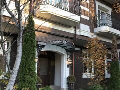 今日のお宿「ルグラン旧軽井沢」に到着～
旧軽井沢の道沿いにあるオシャレな洋館です。