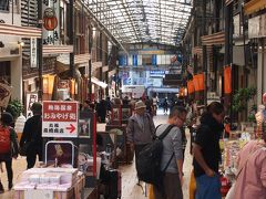 駅前の商店街をしばし散策。