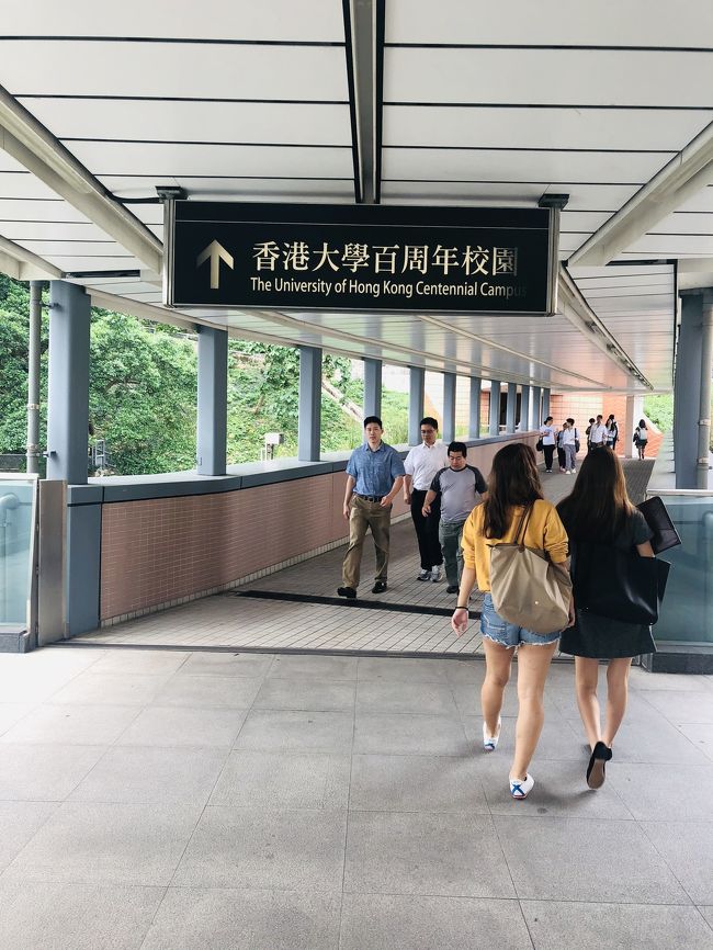 学生さん達です。