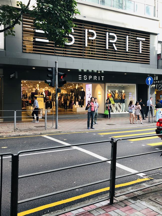 大好きな「エスプリ」です☆。<br /><br />入りま～す。<br />