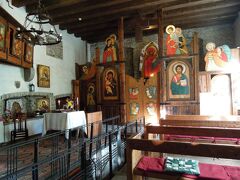 途中、ウクライナ・カトリック教会にも入ってみました。
簡素な造り。