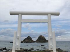 そしてホテルを出発し糸島方面へ。

桜井二見ヶ浦夫婦岩へ