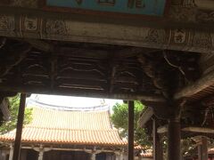 鹿港最後の観光予定地 清朝初期の、1653年に建立された龍山寺に到着。
