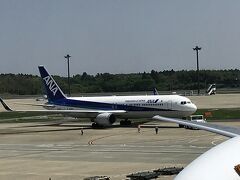 成田からＡＮＡのビジネスで上海・浦東空港へ