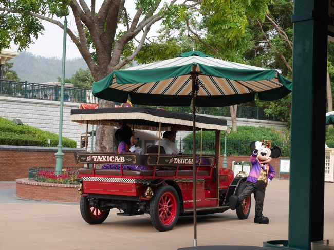 オープニングセレモニーが終わり、車に戻って行きます。<br /><br />この後、開園！10時ピッタリだったかは覚えていないです。。<br />