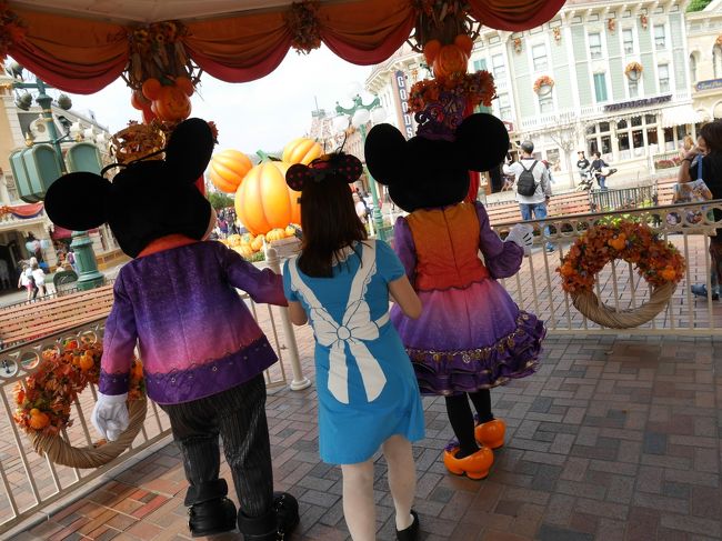 一番はガゼボへ～！！<br /><br />まずはミッキーとミニーへご挨拶です♪