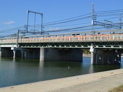 自転車をこぐこと２０分ほどで阪神電車武庫川駅が見えてきました。