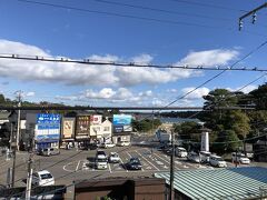 東塩釜駅まで今度はバスに乗れた。バスだと駅まで5分
また仙石線に乗って松島海岸駅へ
駅のホームから見た景色