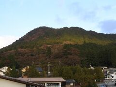 同屏風山。