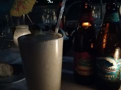 こっちのカクテルはピニャコラーダ。
こちらはソフトで飲みやすい感じ♪