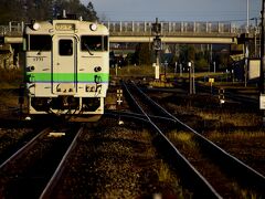 旅の始まりは早朝の追分駅から