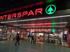 ＳＰＡＲ
いつもながら、貧乏旅行なので、
夕食は、駅地下のスパーで調達。
この旅行、ＳＰＡＲには、各地でお世話になりました。