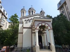 ヴィクトリエイ通り沿いにあるズラタリ教会(Biserica Zlătari)。
