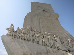 そして、昨日も来ましたが(笑)、晴天の下の「発見のモニュメント」です。
これは歴史的価値のあるものでも、もちろん世界遺産でもありませんので、「ま、話のタネにね～」的な感じで考えていたのですが、何故か近づくと、ものすごい威厳を感じてしまいました。
それは多分、今のポルトガルを作り上げた偉人たちが、とてもリアルに、力強く、未来を目指して突き進んでいる様子が伝わってくるからかもしれません。