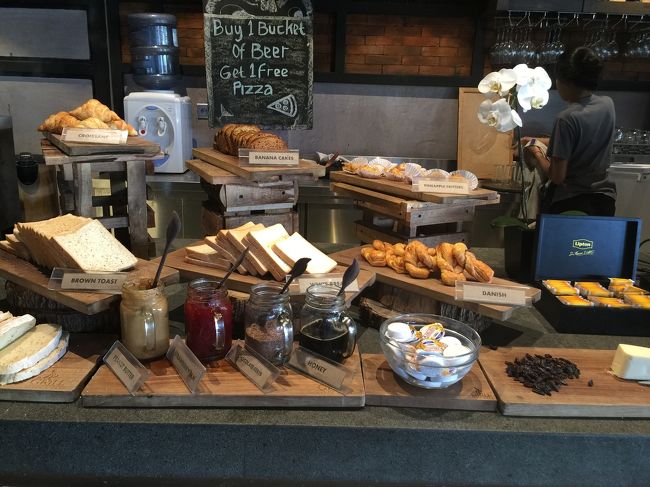 バリ島4日目はスパDAY。朝はのんびり朝食を食べます。