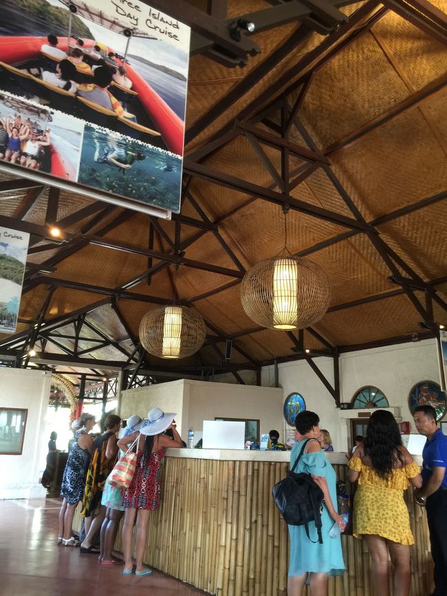 しかし相変わらずの日本人率の低さ。見渡す限り中国人と韓国人、欧米人の嵐。<br />雨季ってあんまり日本の観光客こないのかな？旅費安いし、果物美味しいし、私が来てから1日も雨降ってないけど、なんでみんな来ないんだろ？