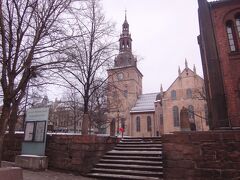 ノルウェー・オスロ『Oslo Cathedral』

写真は、1697年に創建されたノルウェー国教ルーテル派の総本山の
『オスロ大聖堂』です。

この他にも、ムンクの《叫び》が描かれた舞台となったスポットなど
を巡ります。