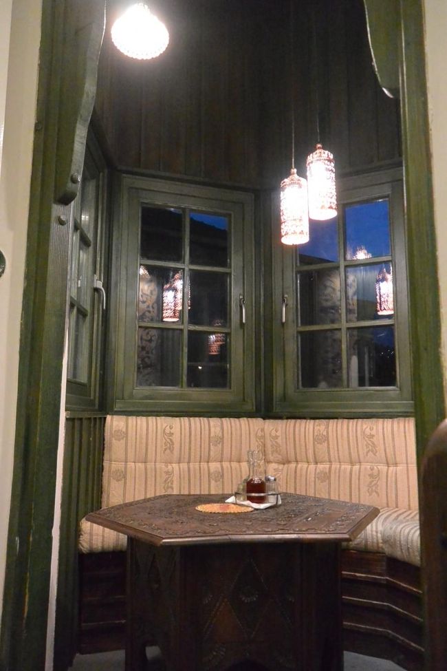 ボスニア料理レストラン『Inat Kuca』3階の小部屋。