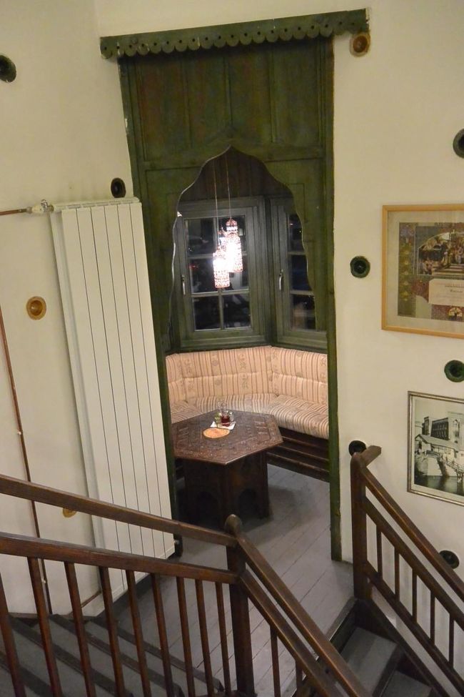 ボスニア料理レストラン『Inat Kuca』3階の小部屋。