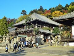東大寺二月堂は、お水取り（修二会）で有名な、８世紀に創建された建造物。