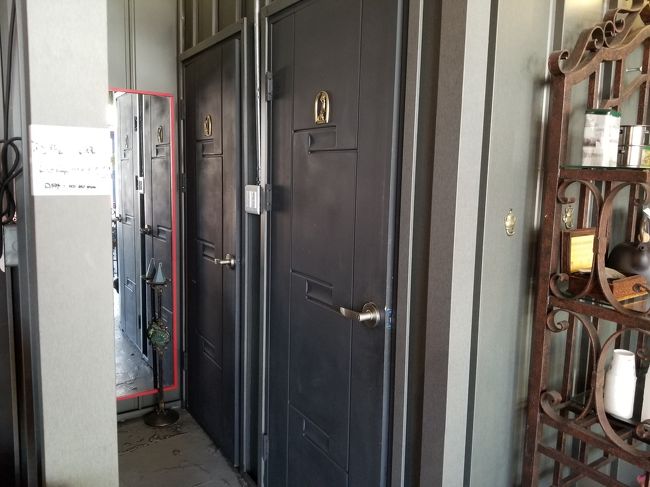 トイレは男女別になっています。