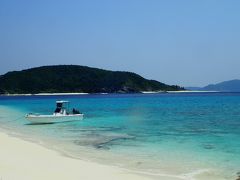 向かいの無人島 安慶名敷島に渡ったときの写真。
午前中、誰も来ないので、少し不安になりました。

2019.5.26追記
とても綺麗な無人島です。
干潮時間帯で浅かったのですが、潮の流れが少し早く、この当時、フィン無しで、しかも怖がりの私ども夫婦は、シュノーケリングするのを途中で諦めました。ここでシュノーケリングするなら、詳しい方に聞いて下さいネ。