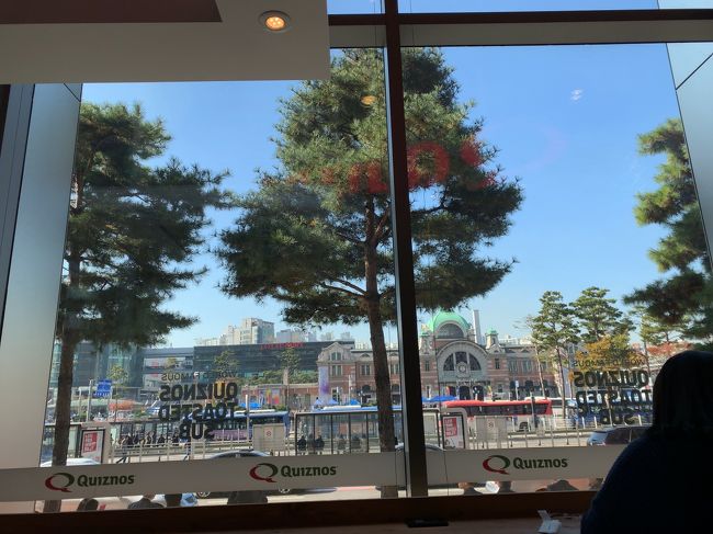 窓から旧ソウル駅が見えます。