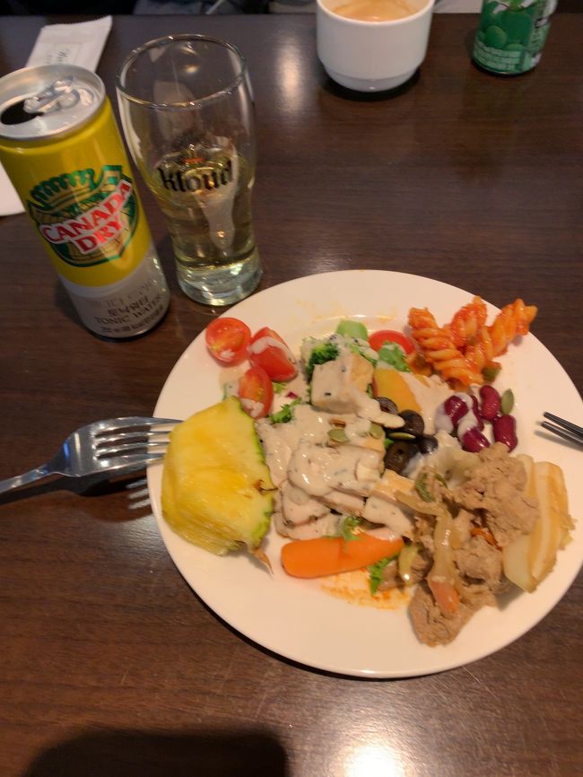 もう一つの目玉であるプルコギも食べました。<br />ラウンジなのに野菜がたくさん食べられるのがありがたい。<br />