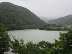 「高遠ダム」によって形成されたダム湖は「高遠湖」と言います
桜で有名な高遠城址からも程近く、南アルプスも望めます