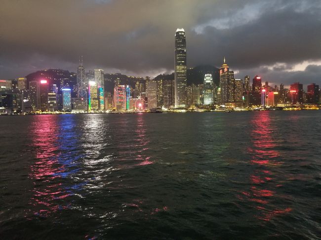 空いてたので　ゆっくり見れました。<br />時間は短いですが海に夜景が映って綺麗でした。<br />山の上から見るのも良いけど　海からも良いですね。