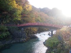 神橋の周りの木々の紅葉はもう少しあとだったかな