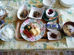 おはようございます。お宿「給食室」のおばちゃんの心のこもった美味しい朝ご飯です。朝から幸せ。