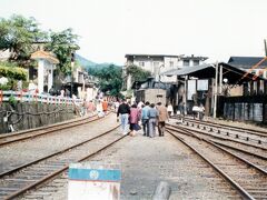 十分駅で下車して瀑布の方へ。みんな線路脇を老街を通過してそのまま歩いていく。
映画「恋恋風塵」のポスターがこのあたりだったと思う、確か。

現在の十分老街に比べるとほぼ何もないいなかの集落でした。