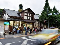 原宿と言えば私はこの駅舎なんです。
噂によるとこの味わいある駅舎は撤去してガラス張りの駅舎に建て替えちゃうんだとか…残念だなぁ…。