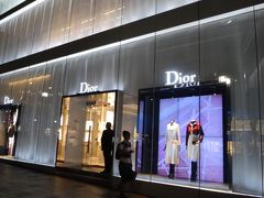 表参道に来るのは何年振りでしょう？10年くらい来ていないかもしれません。