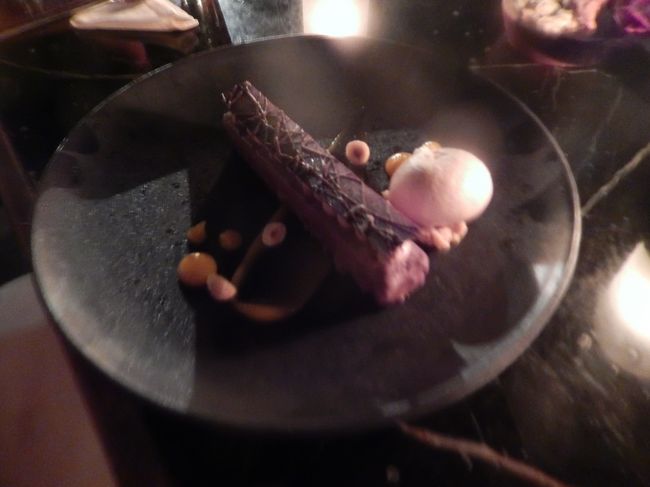 <br />　友人のチェコバー。一口貰った。<br /><br />　これもGood！<br /><br />　みんな大満足のディナーでした。