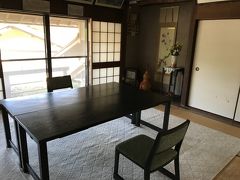 食事は隣のお部屋まで運んで来てくださいます。
料理の写真を撮り忘れましたが、ふぐ刺しを含むごちそうの数々で大満足。
歴史ある俵山温泉の湯はすごく良かったです。
家族風呂もありましたのでゆっくり入ることができました。